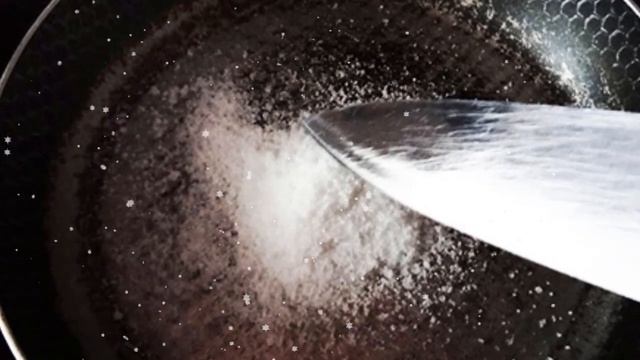 Как узнать кто вредит вашему дому. Используй соль,нож,сковороду смотреть онлайн