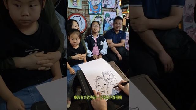 Shaanxi Fans Bring Their Whole Family To Experience Comics