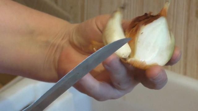 Перебираем лук Шалот "Тульский аристократ" / Sorting shallots "Tula aristocrat" смотреть онлайн
