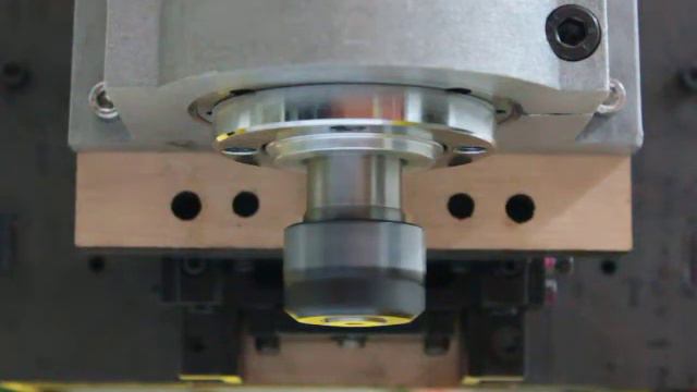 Chinese Spindle 2 2kw + HITACHI WJ200 or OMRON MX2 + BREAKING RESISTOR 50 ohm смотреть онлайн