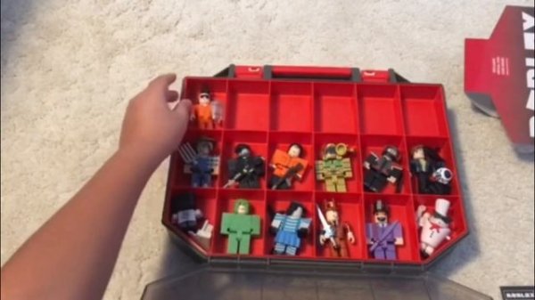 UNBOXING ROBLOX COLLECTORS SET WITH ROBUX AND ROBLOX MONOPOLY CODE (ROBLOX)