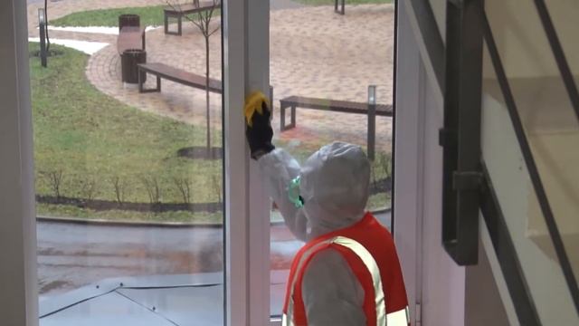 В Кирове продолжается дезинфекция подъездов смотреть онлайн