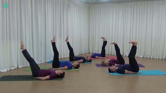 ЙОГА ЛЕДИ НИГУМЫ за 20 минут: Для Тех, Кто в Ритме