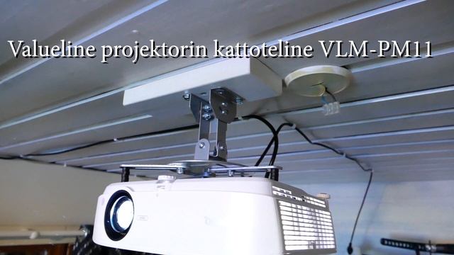 Vertaillaan velipojan kanssa tykkejä... eiku siis projektoreita смотреть онлайн