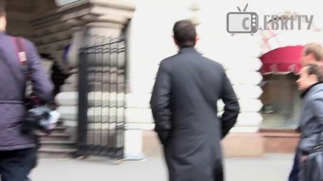 Misha Collins from 'Supernatural' walking around Moscow, 3.10.2014 / Миша Коллинз гуляет по Москве смотреть онлайн