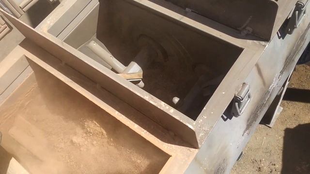 Двухвальный бетоносмеситель на три цвета. смотреть онлайн