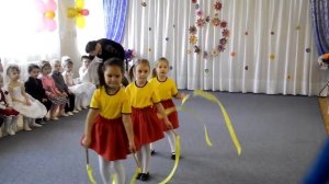 Танец солнечных лучиков (старшая группа)