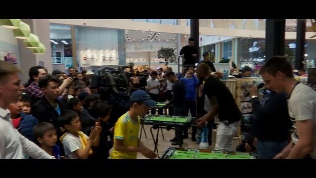 Автографсессия в Mega Silk Way смотреть онлайн