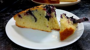 Пирог молочный сладкий с ягодами к чаю