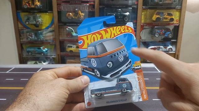 Mais uma T2 estacionando na garagem AGNMINIS. смотреть онлайн