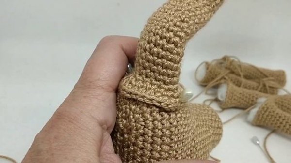 VIDEO 4 CAMELLO AMIGURUMI (Acabado de cuerpo y unión de piezas)