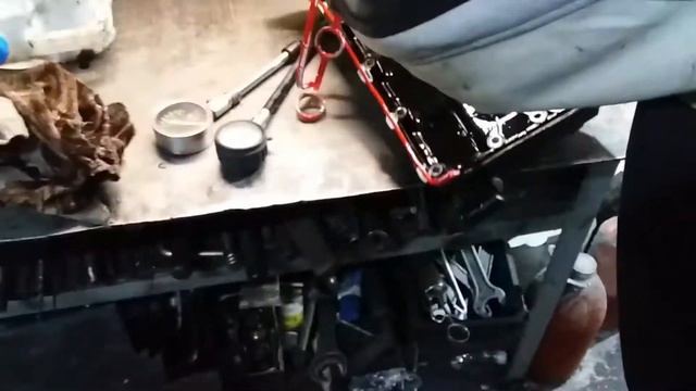 Как сделать, чтобы масло не попадало в свечные колодцы 16-клапанных двигателей смотреть онлайн