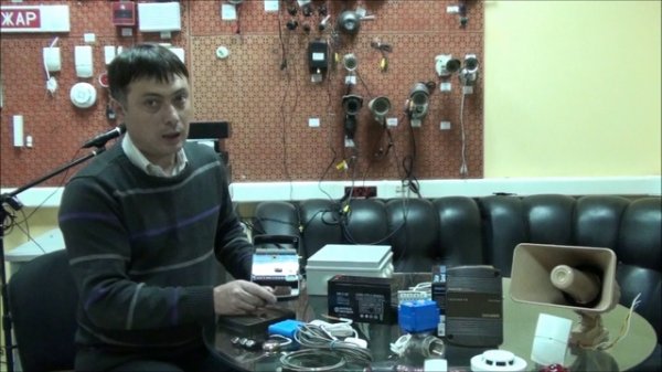 CCU825-H-AR-PB GSM контроллер