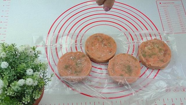 Готовлю..а им всё мало!Мини ПИРОГИ из рыбных медальонов! смотреть онлайн
