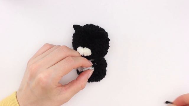 ? Diy Cute Cats Yarn Pom Pom ? How to make a Kitty from knitting threads ? Yarn Kitty Making смотреть онлайн
