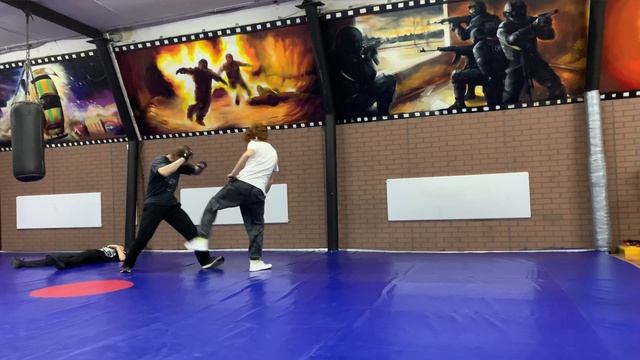 Когда дети решили напасть агрессивно смотреть онлайн