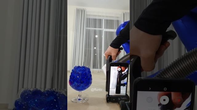 Turn into balls by vacuum cleaner - Tutorial #Shorts смотреть онлайн