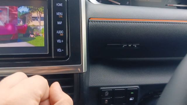 NSZT W68T. Кнопка в салоне, проигрывание видео даже в движении. смотреть онлайн