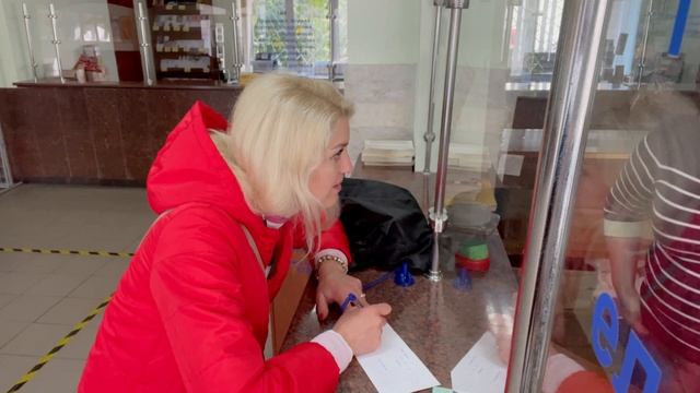 ОТПРАВИЛА ПОСЫЛКУ ИЗ УКРАИНЫ В РОССИЮ #почта #украина #россия #трускавец #youtube #shorts смотреть онлайн