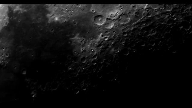 Moon in High resolution смотреть онлайн