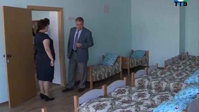 В День знаний Виктор Горчаков и вручил Почетные грамоты воспитателям детского сада "Светлячок" смотреть онлайн