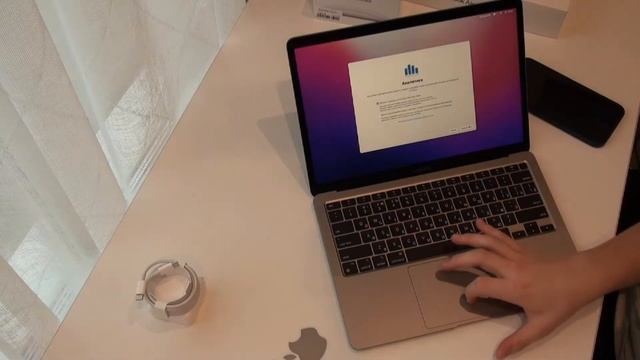 РАСПАКОВКА MACBOOK AIR 13 2020 | ПОЛУЧШЕ MSI, ACER??? смотреть онлайн
