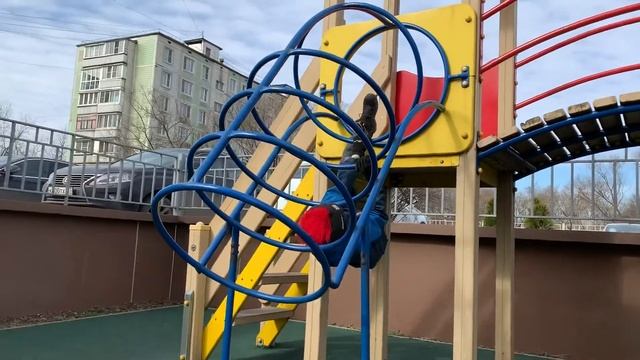 Артур. Тренировка во дворе 2. смотреть онлайн