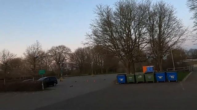 Arrma Felony vs Corally Python 6s, late evening carpark bash. смотреть онлайн