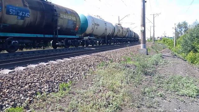 2ЭС6-082 с наливным поездом. смотреть онлайн