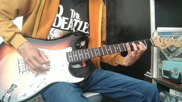 Fender Squier Stratocaster ( Special video Three) смотреть онлайн