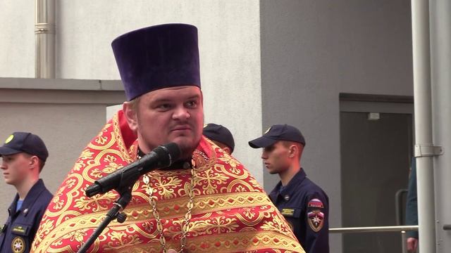 Огнеборцы Свердловской области почтили память коллег, погибших при исполнении служебного долгa смотреть онлайн