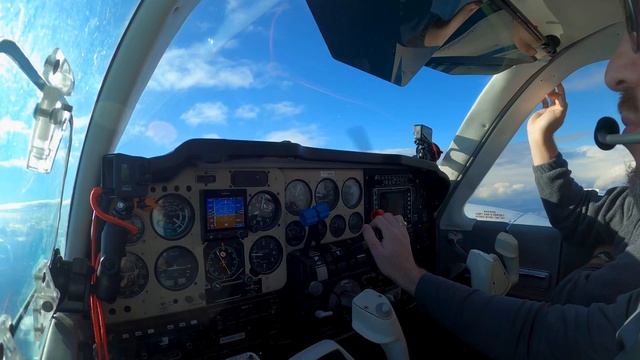 Beechcraft Baron First Training Flight - Первый полет на Бароне