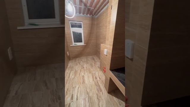 Master bathroom, плитка под травертин, на полу под оникс и столешница гранит! На очереди сантехника смотреть онлайн