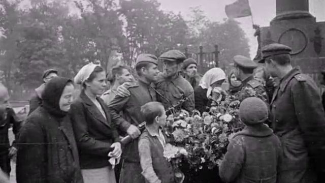 Журавли. - Мне кажется порою что солдаты
канал: Песни военных лет