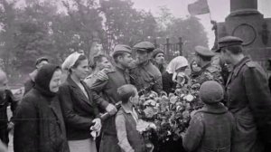 Журавли. - Мне кажется порою что солдаты
канал: Песни военных лет