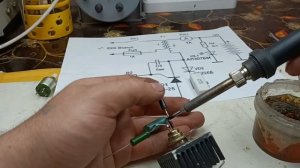 Зарядное с Десульфатацией на одном тиристоре! Своими руками!