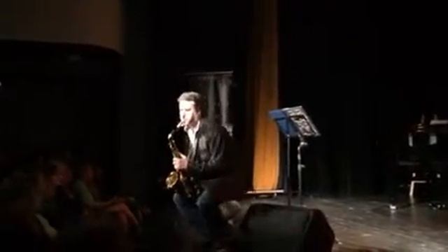 Итальянский саксофонист смотреть онлайн