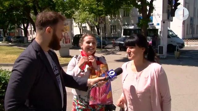 Утро. Lite / Опрос на улицах: умеете ли вы завязывать пионерский галстук? смотреть онлайн