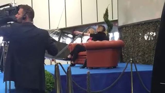 Incontro con il ministro della Difesa, Roberta Pinotti, con gli studenti viterbesi смотреть онлайн
