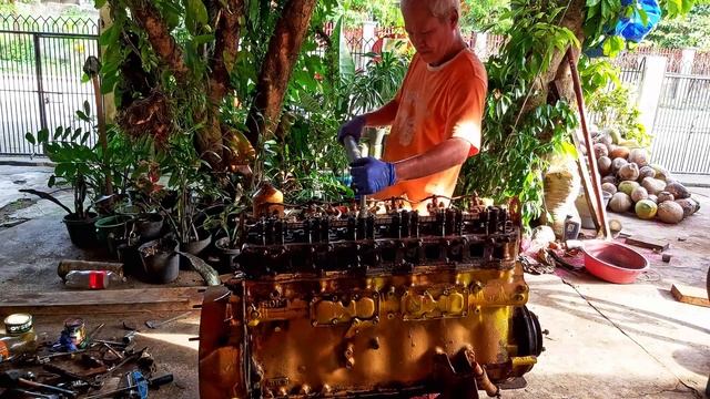 Stuck Engine Mitsubishi 6D14 Total Overhaul by Roque Tan смотреть онлайн