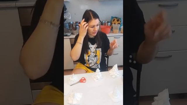 Ёлочка из зефира. Регистрируйтесь на доступные бесплатные мастер-классы по ссылке в описании канала смотреть онлайн
