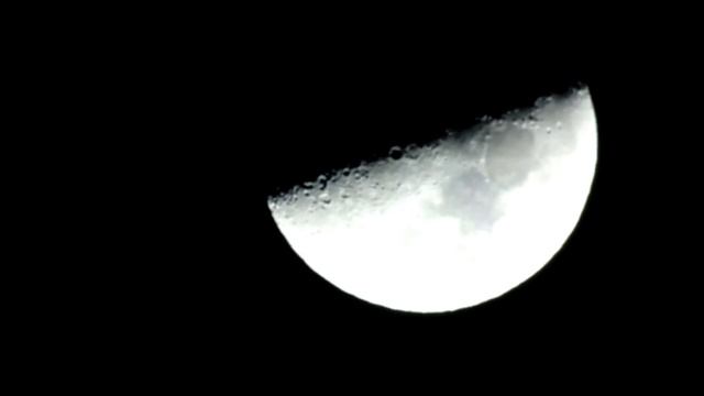 Super zoom 63x : SONY DSC H400 MOON test смотреть онлайн