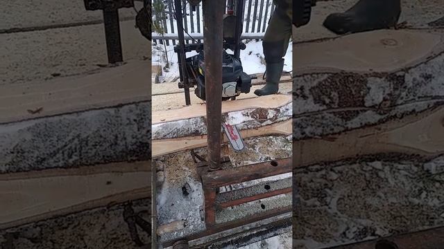 Самодельная пилорама с бензиновым двигателем. смотреть онлайн