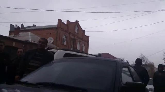 Патриоты России поймали машину с бюллетенями. смотреть онлайн