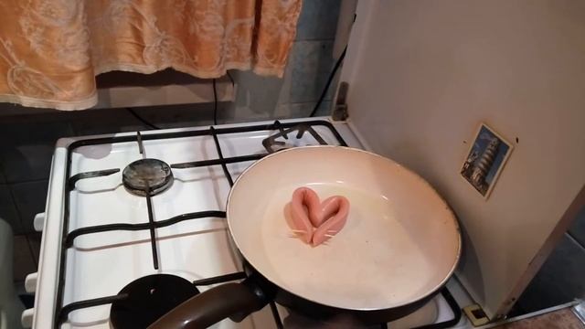 Как сделать сердце из яйца и сосиски. Аппетитно и красиво. смотреть онлайн