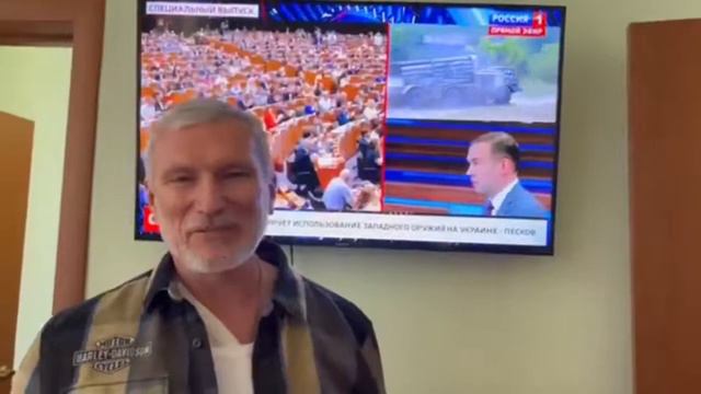 Депутат Госдумы Алексей Журавлёв кидает зигу смотреть онлайн