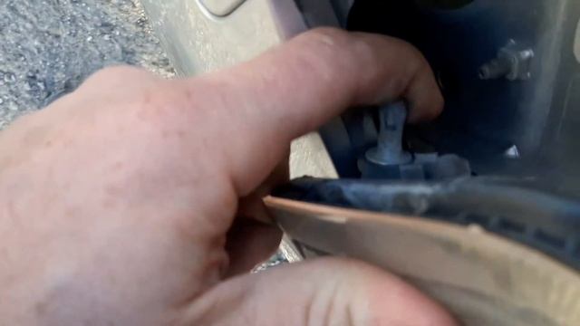 Как снять переднюю фару на Nissan альмера классик,своими руками. смотреть онлайн