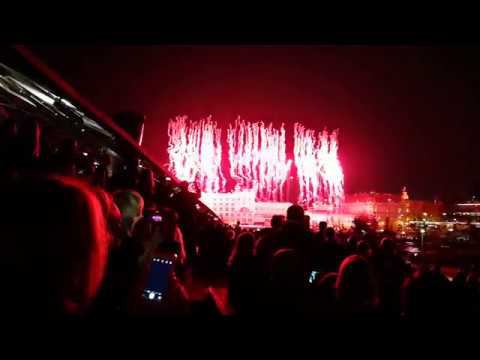 Салют на Красной площади - день города 870 лет Москве смотреть онлайн