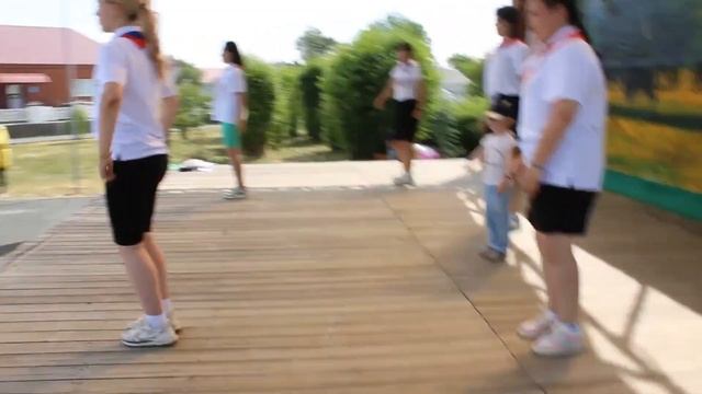 Танцевальный флешмоб ко Дню России «Моя Россия, моя страна» смотреть онлайн