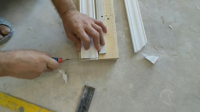 ПОТОЛОЧНЫЙ ПЛИНТУС (Галтели) КАК ПОКЛЕИТЬ И СДЕЛАТЬ УГОЛ смотреть онлайн